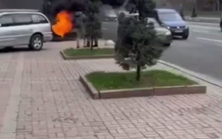 У Києві під будівлею КМДА горіли покришки, відео