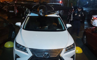 У Києві поліція вилучила «шахед», який чоловік перевозив на даху автомобіля — фото
