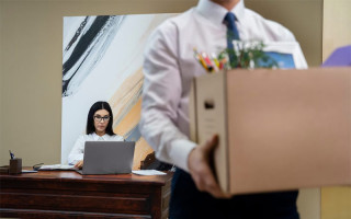 Працівників на лікарняному захистять від звільнення: готують зміни до КЗпП