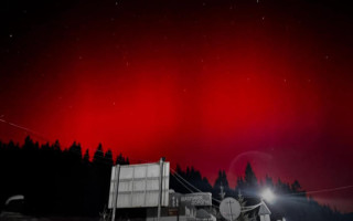 Полярне сяйво над Карпатами — прикордонники показали зимову казку, фото