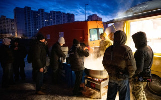 Мобильные кухни заработали в Киеве и области для людей без газа, фото