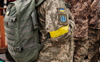 Задержка выплат при переводе не дает права на взыскание среднего заработка: позиция Верховного Суда