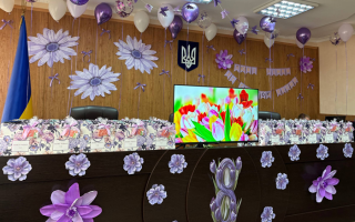 Запорожский окружной административный суд поздравил работниц с Женским днем, фото