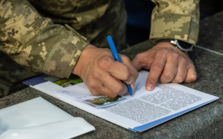 Рада пропонує спростити звільнення військових, які виховують дитину з інвалідністю