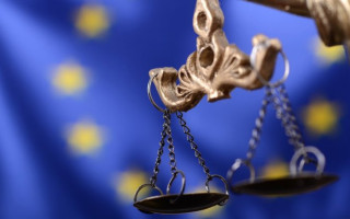 ЕСПЧ по делу VASHCHENKO AND TRETYAK v. UKRAINE осудил практику пересмотра окончательных решений украинских судов