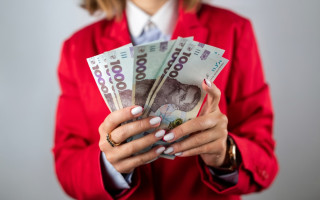 Рада планирует привлечь донорскую поддержку для доплат должностным лицам в размере до 50%