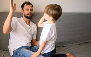 ЕСПЧ рассмотрел дело отца: мать требовала единоличной опеки и фактически «забрала» детей, а суды не отреагировали