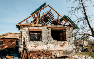 Государство не несет ответственности за разрушенное жилье без доказательства нарушения позитивных обязательств — позиция ВС