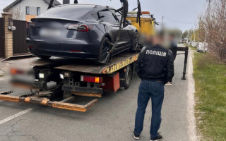 Мільйонні розбіжності в деклараціях і дорогі авто: поліція проводить обшуки у ТЦК по всій країні, фото