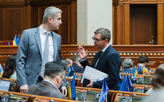 Прожитковий мінімум піднімуть до 10 тисяч грн, а посадовцям закріплять «стелю» зарплат на рівні військових