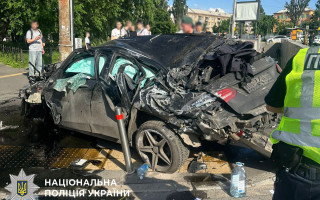 У Києві водій на Mercedes влетів в пішохідну зону: уже четверо загиблих, фото