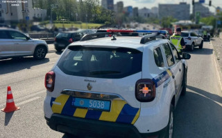 У Києві на Чоколівському бульварі сталася смертельна ДТП – рух транспорту ускладнений