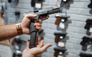 Зброя в обмін на гроші: в Раді пропонують запровадити механізм викупу озброєння у цивільних