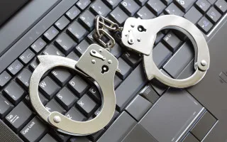 Администрация учреждений наказаний не сможет больше читать письма заключенных: Минюст расширил список запретов